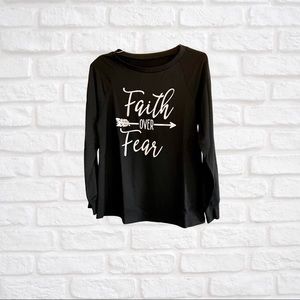 Long sleeves T-shirt - Small size color is black